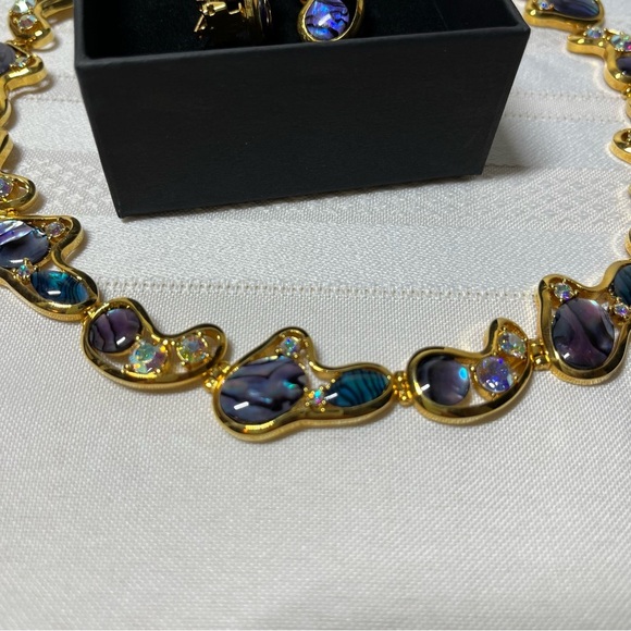 Vintage Butler necklace & clip on earrings. Gold tone. purple & blue. Gorgeous! - Picture 1 of 13